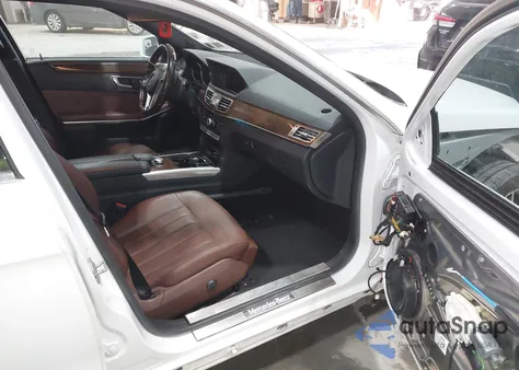 2015 Mercedes-Benz E 350 4Matic z USA, uszkodzony, nr VIN WDDHF8JB7FB135625